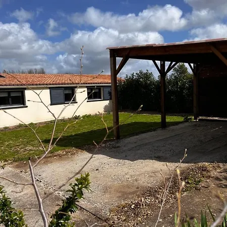 Дом отдыха Maison De Josie Ternant (Charente-Maritime)